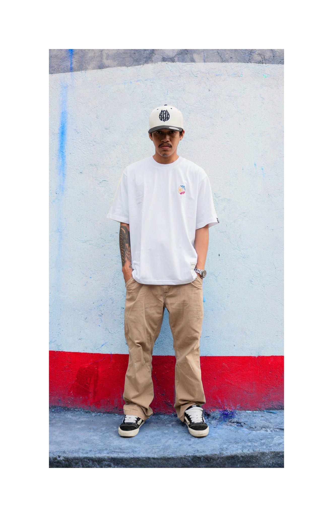 EMBROIDERED FLAG TEE | WHITE