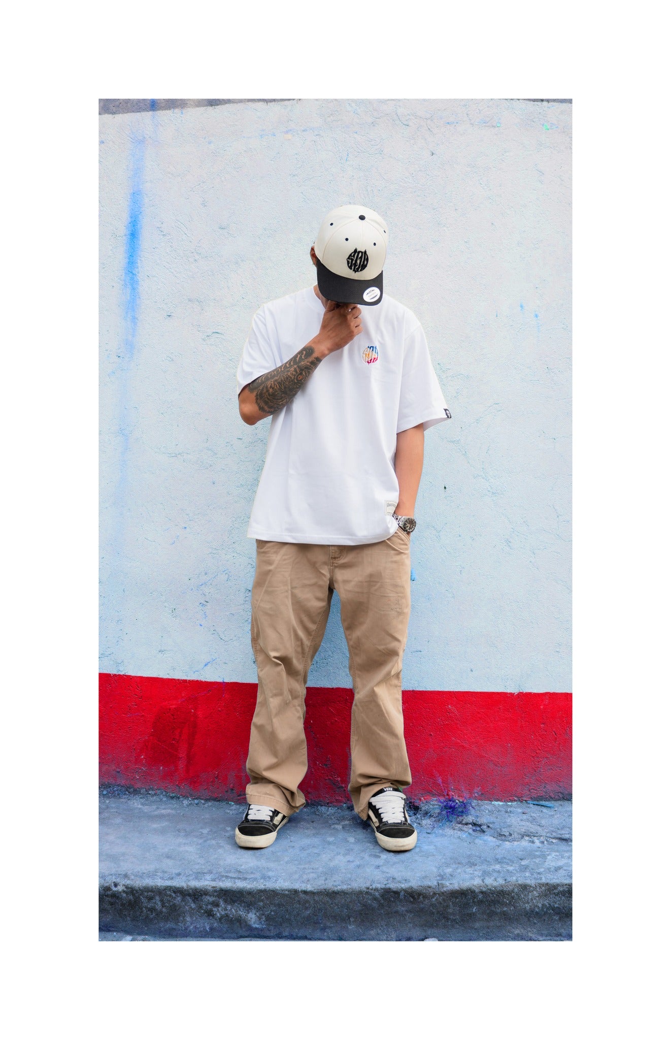 EMBROIDERED FLAG TEE | WHITE