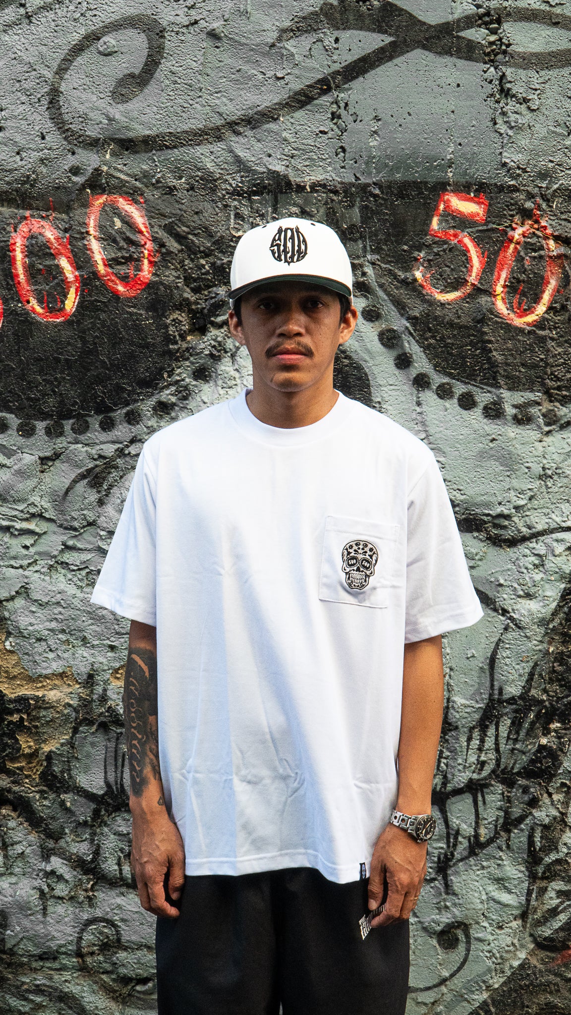 WHITE SQUARED POCKET TEE