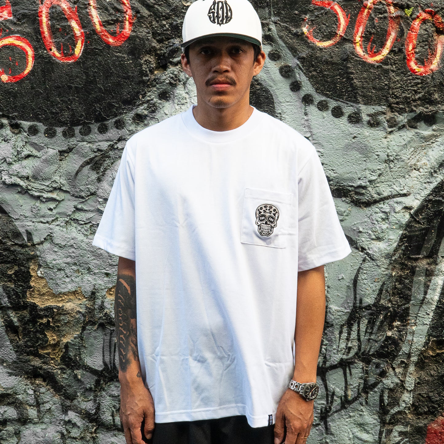 WHITE SQUARED POCKET TEE
