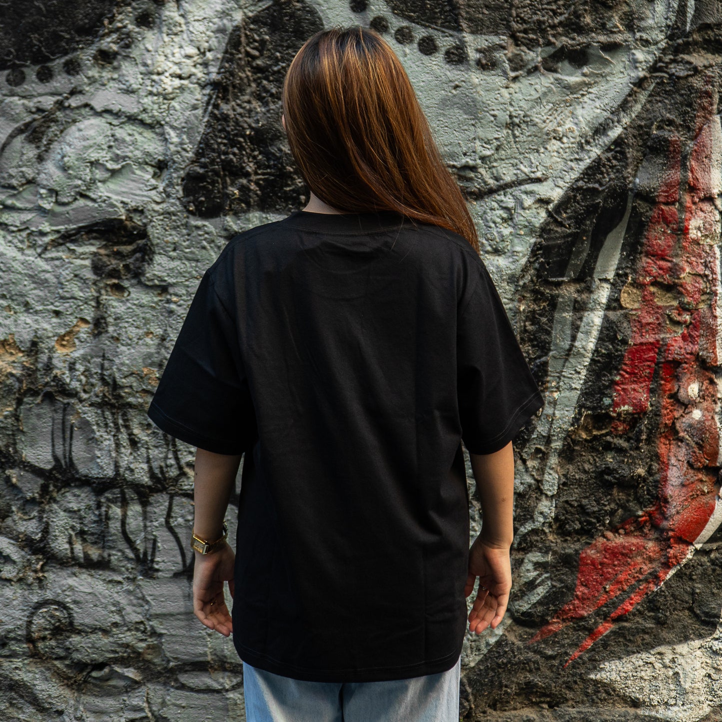 BLACK SQUARED POCKET TEE