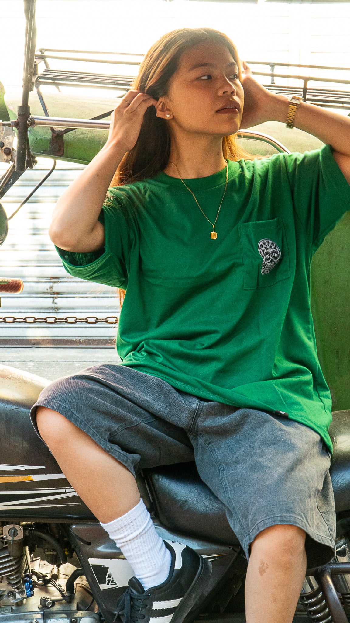 EMERALD GREEN SQUARED POCKET TEE