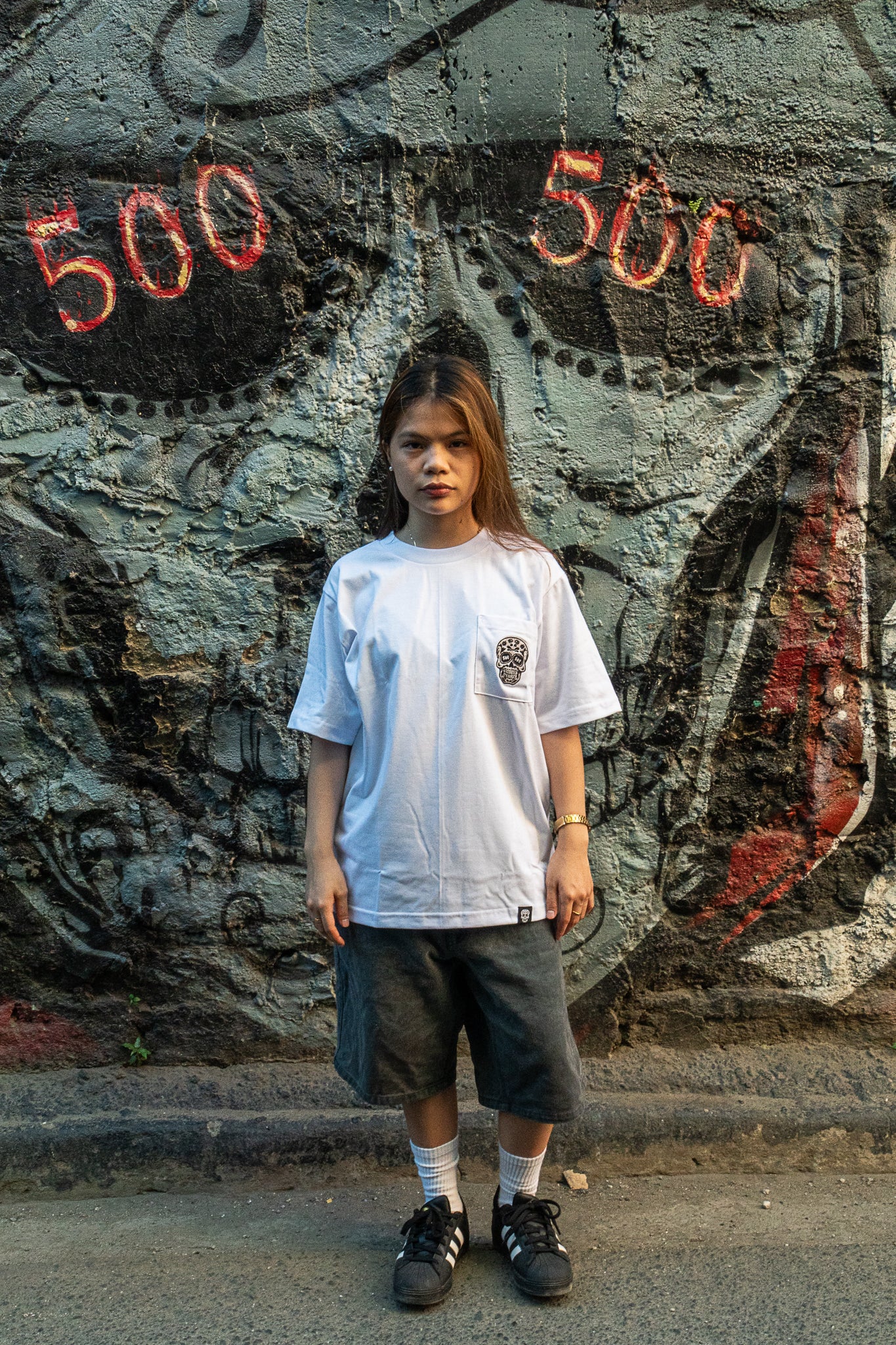 WHITE SQUARED POCKET TEE