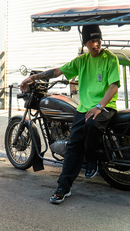 APPLE GREEN SQUARED POCKET TEE