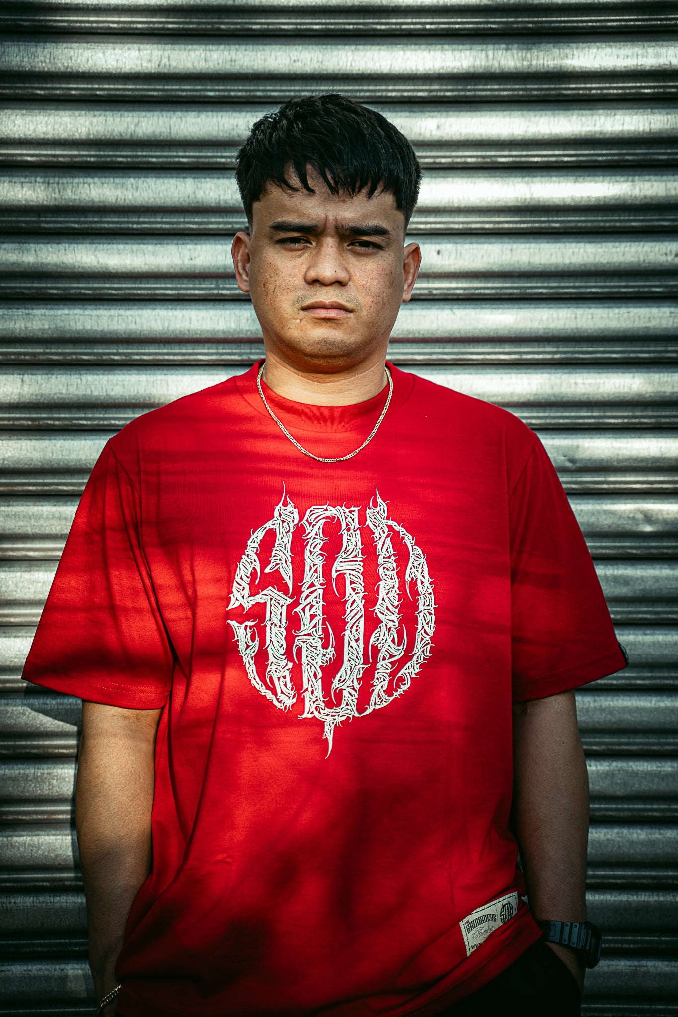 500 BRUSH GRAFFITTI LOGO RED TEE
