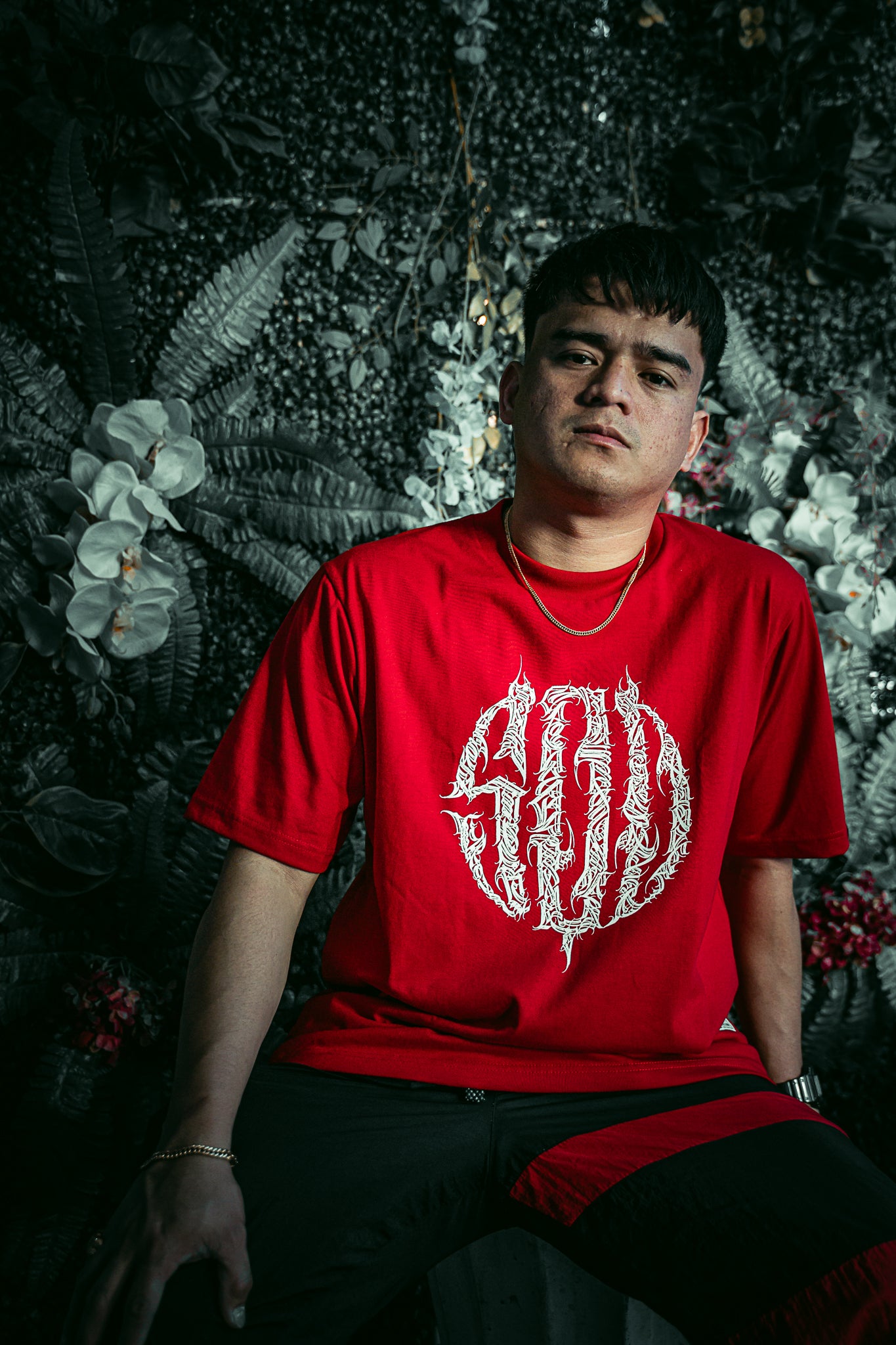 500 BRUSH GRAFFITTI LOGO RED TEE