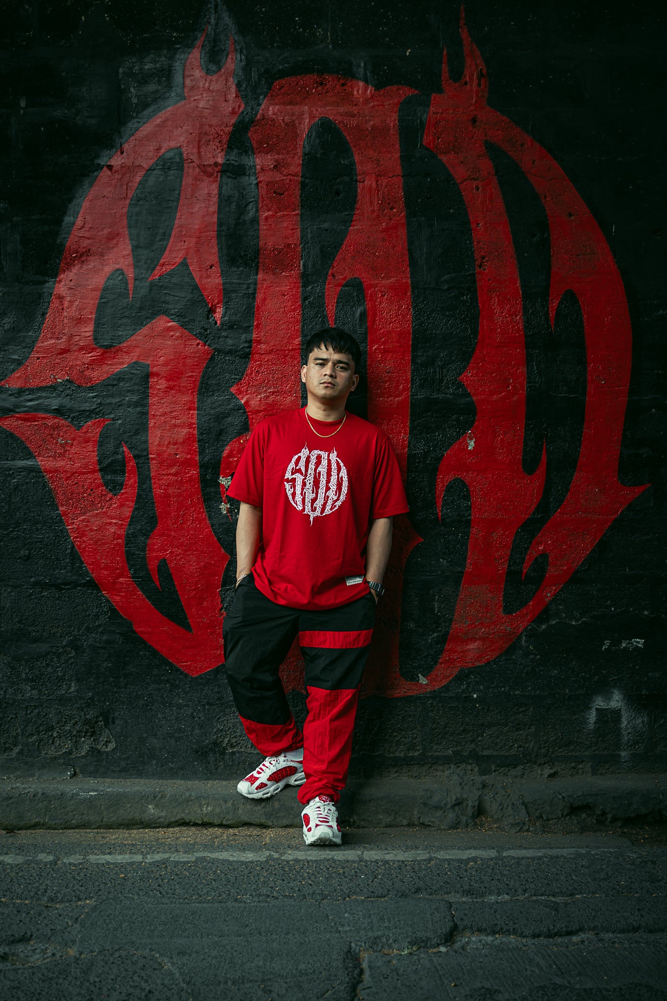 500 BRUSH GRAFFITTI LOGO RED TEE